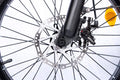 Baicycle CityONE – zblizenie na przednie kolo i widelec